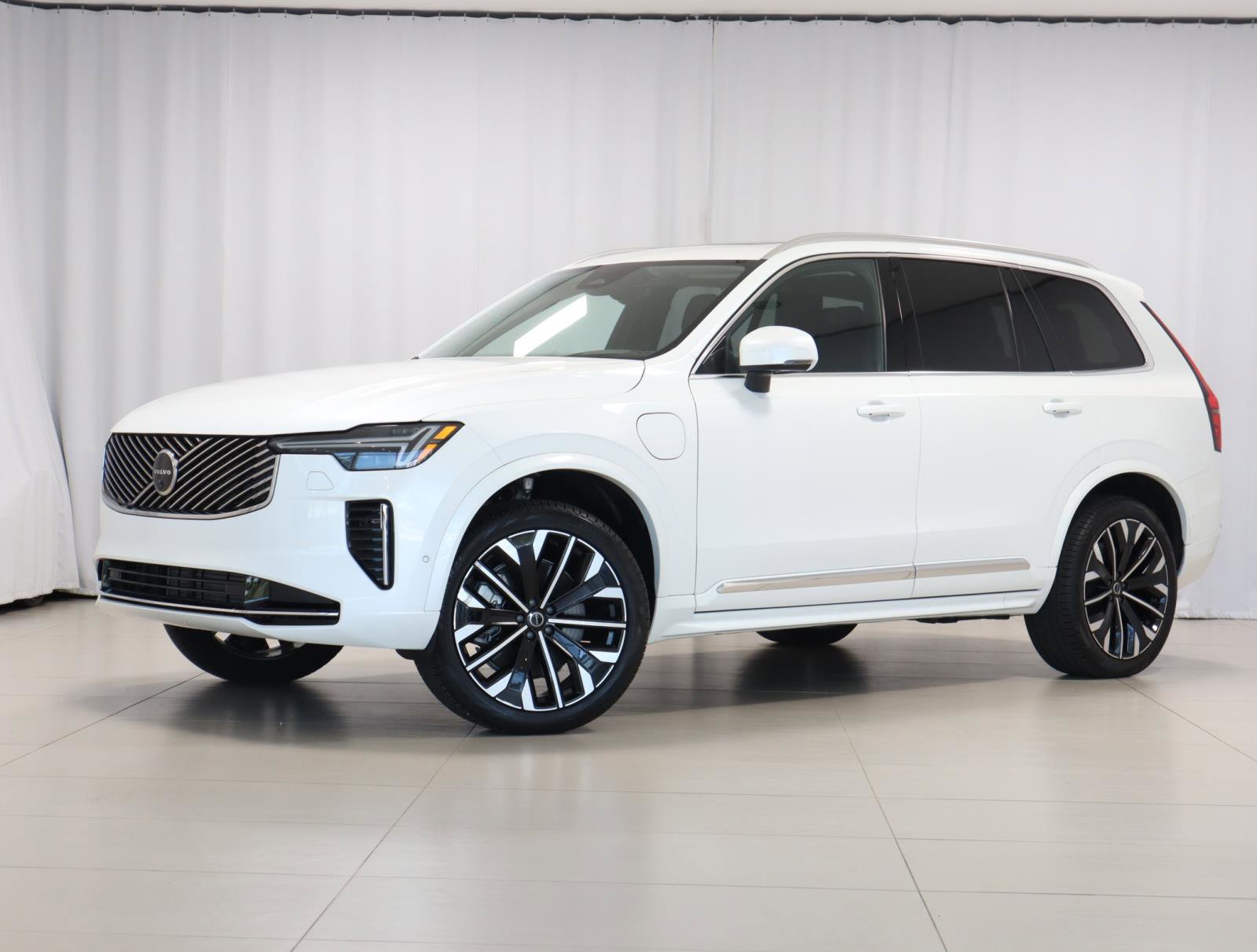 Used 2025 Volvo XC90 T8 Ultra w/ Protection Package Premier