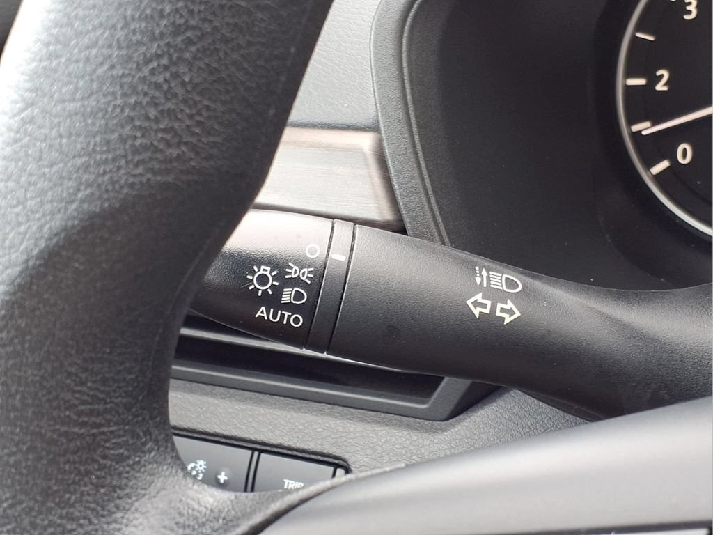 Used 2025 Nissan Altima 2.5 SV FWD image 19