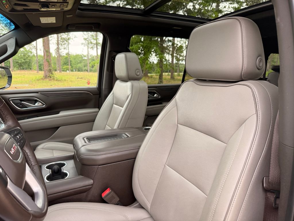 Used 2022 GMC Yukon XL SLT w/ SLT Premium Package AWD/4WD image 15