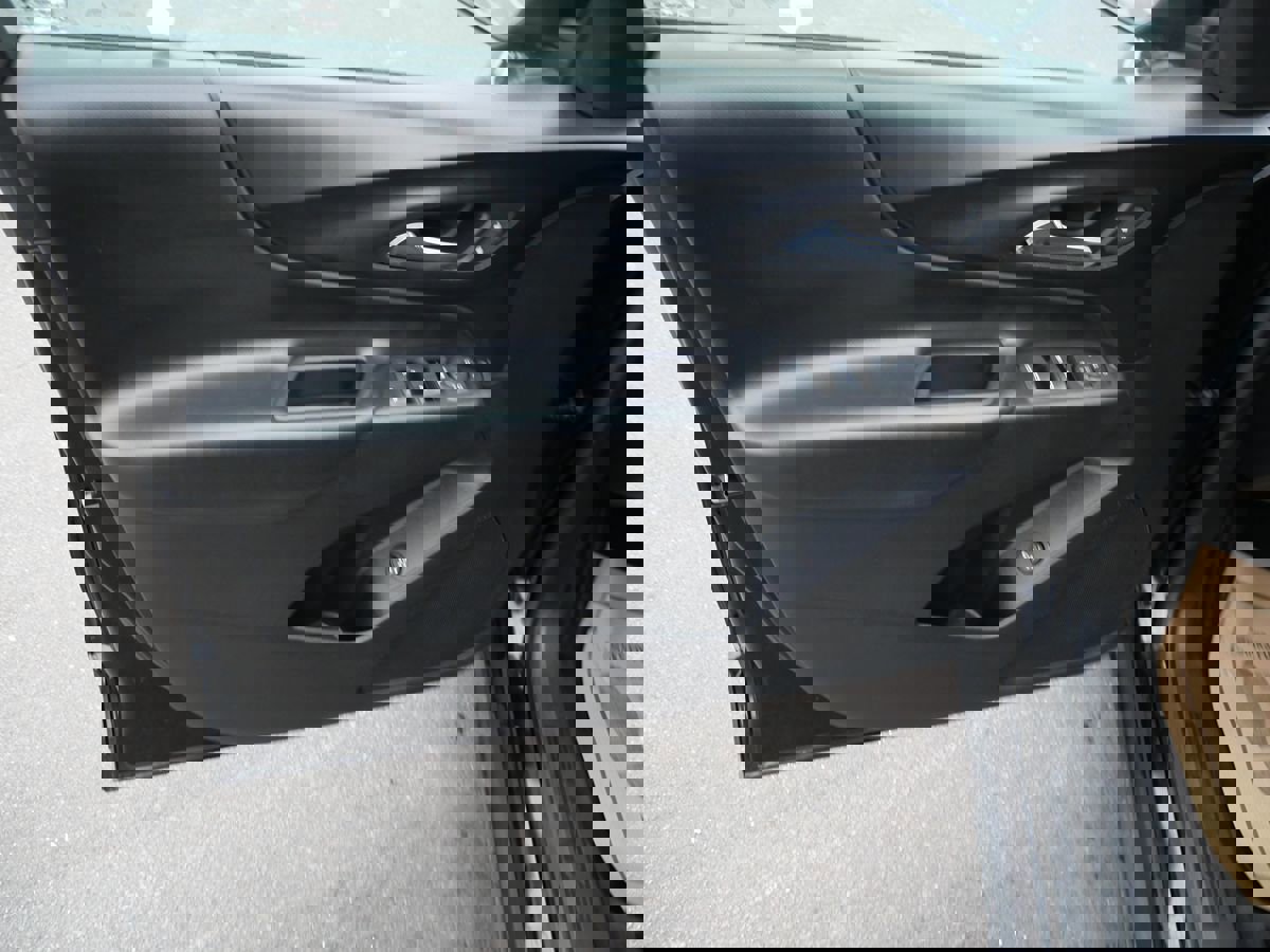 Used 2019 Chevrolet Equinox LT image 17