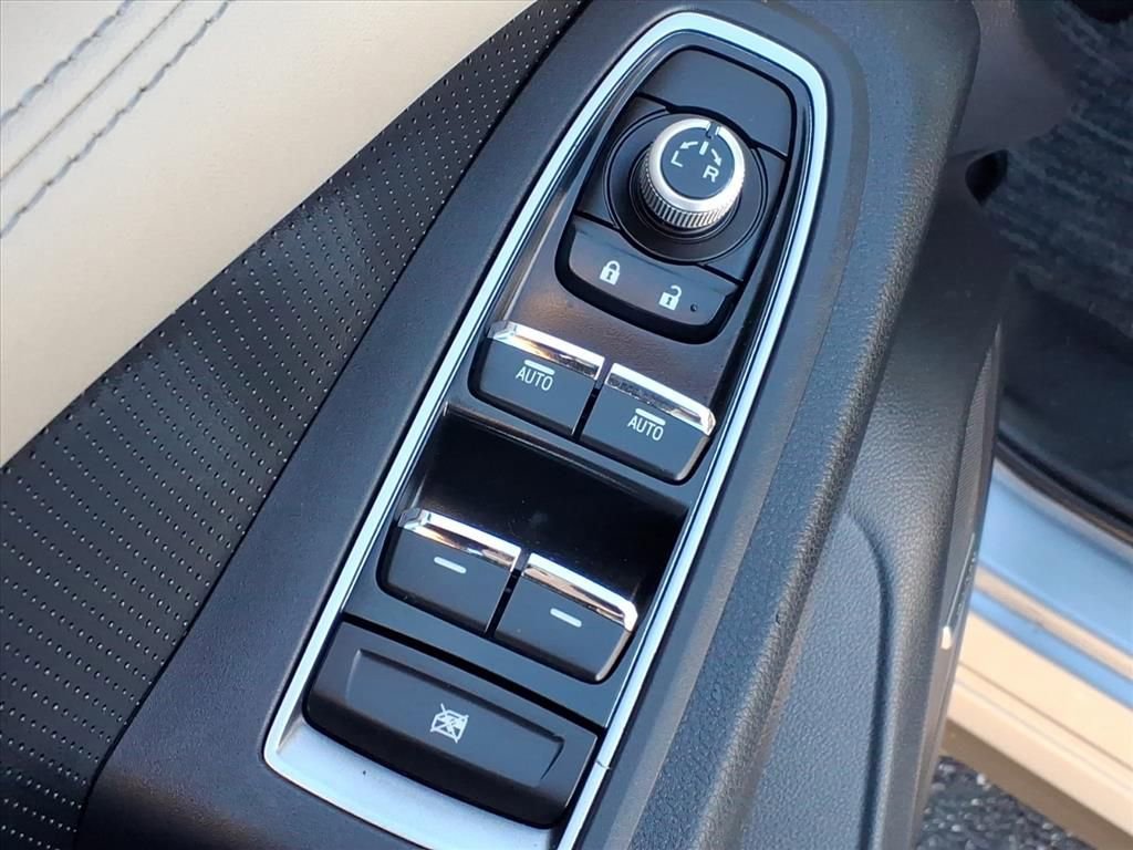 Used 2022 Subaru Ascent Limited w/ Technology Package image 12