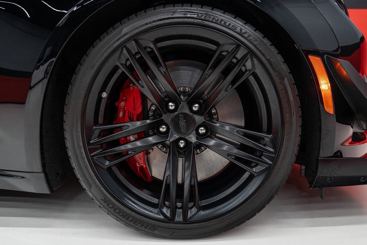 Used 2021 Chevrolet Camaro ZL1 RWD image 56