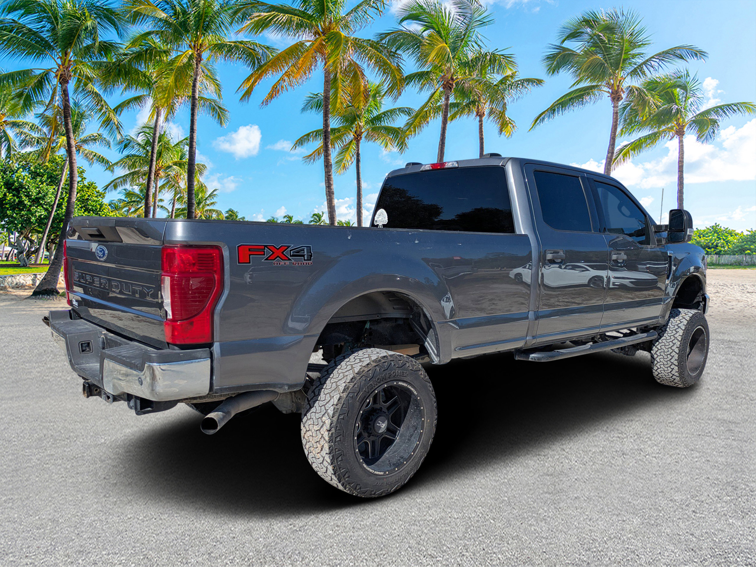 Used 2022 Ford F250 XLT w/ XLT Value Package image 4