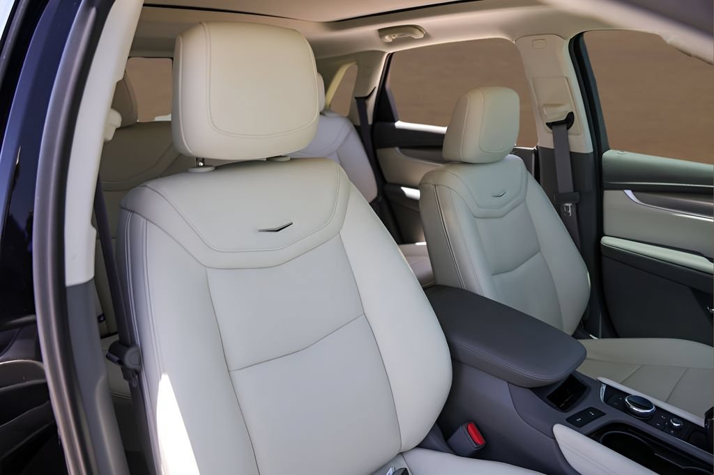 Certified 2026 Cadillac XT5 Premium Luxury w/ Driver Assist Package FWD image 31