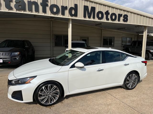 Used 2023 Nissan Altima 2.5 SL image 3