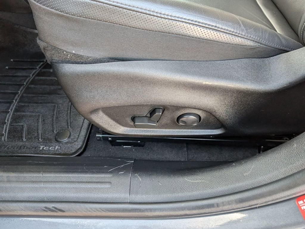 Used 2023 Jeep Renegade Limited image 21