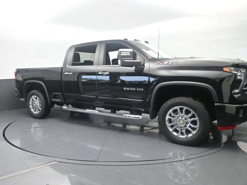 Used 2025 Chevrolet Silverado 2500 LT w/ Z71 Chrome Sport Edition AWD/4WD image 8