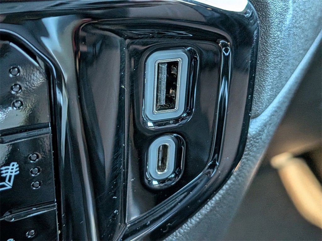 Used 2023 Chevrolet Silverado 1500 High Country image 22