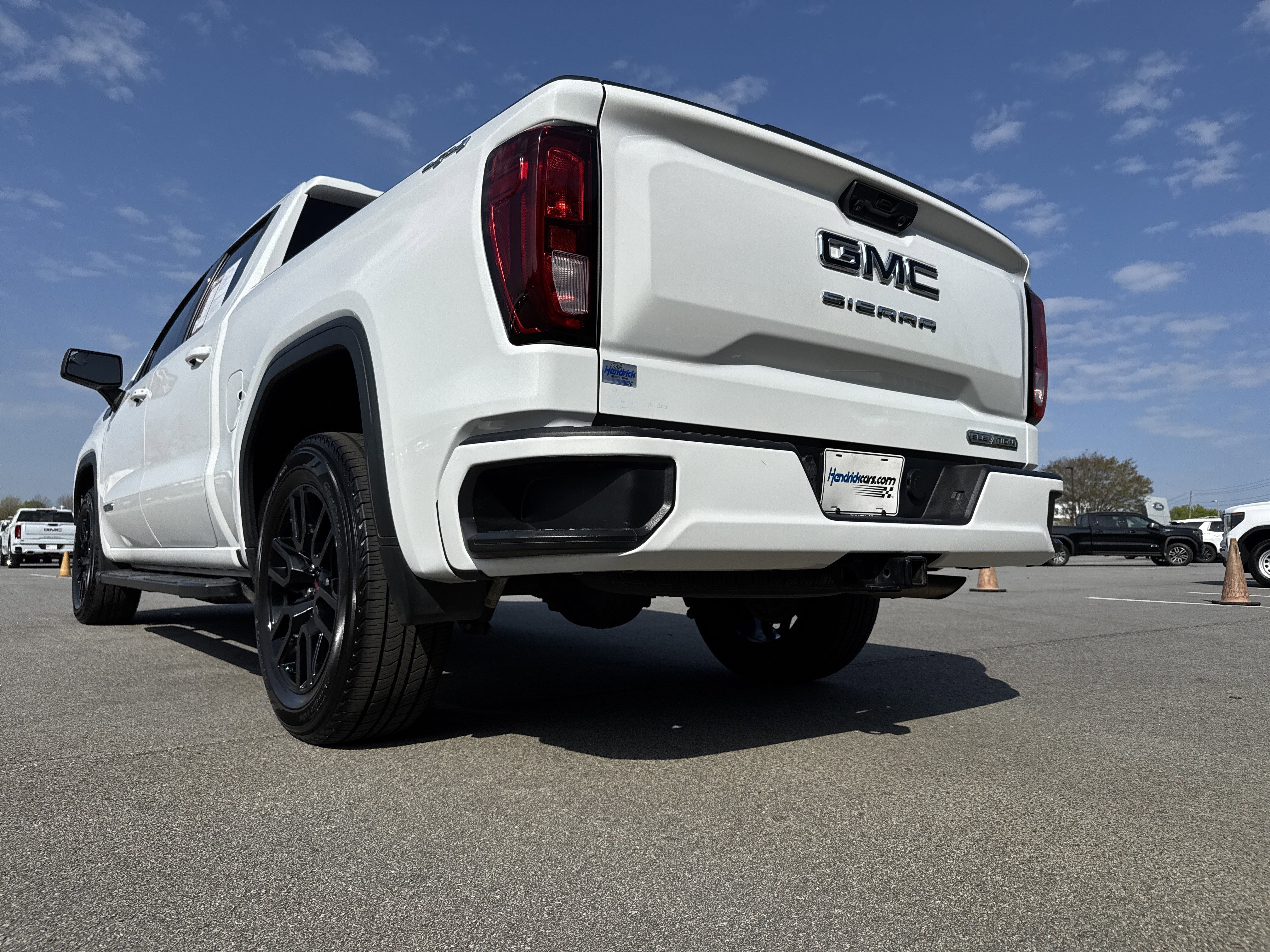 Used 2023 GMC Sierra 1500 Elevation w/ LPO, Elevation Black Package AWD/4WD image 8