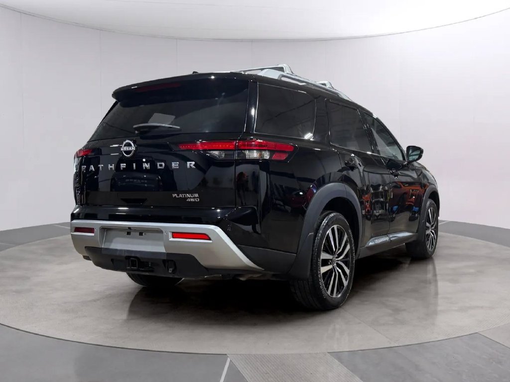 Used 2025 Nissan Pathfinder Platinum AWD/4WD image 3
