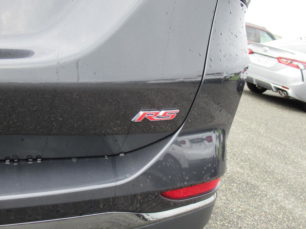 Used 2022 Chevrolet Equinox RS w/ RS Leather Package image 8