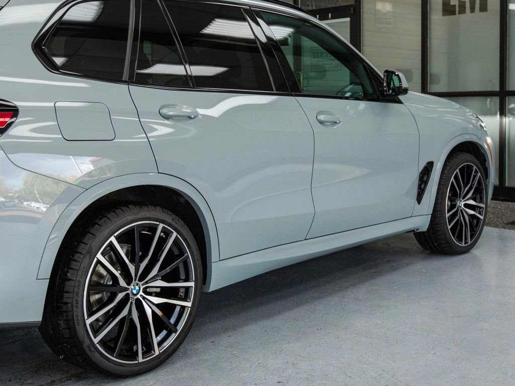 Used 2026 BMW X5 xDrive40i w/ M Sport Package image 37