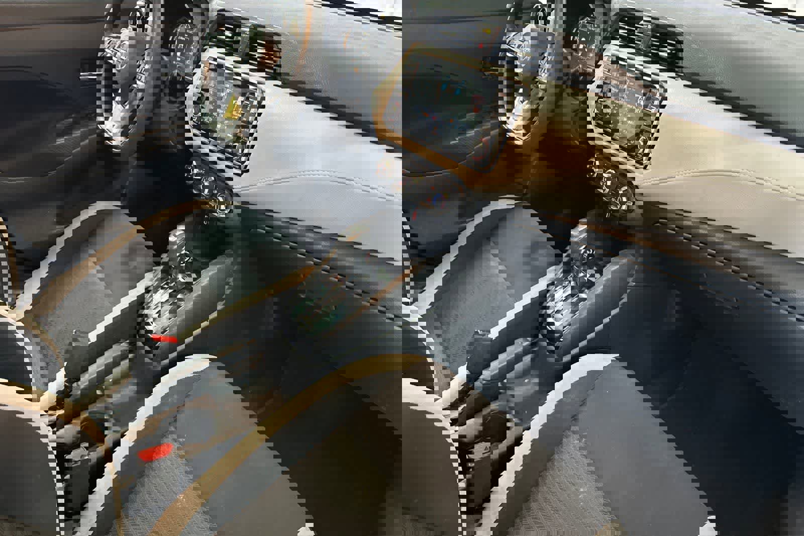 Used 2021 Nissan Versa SV image 17