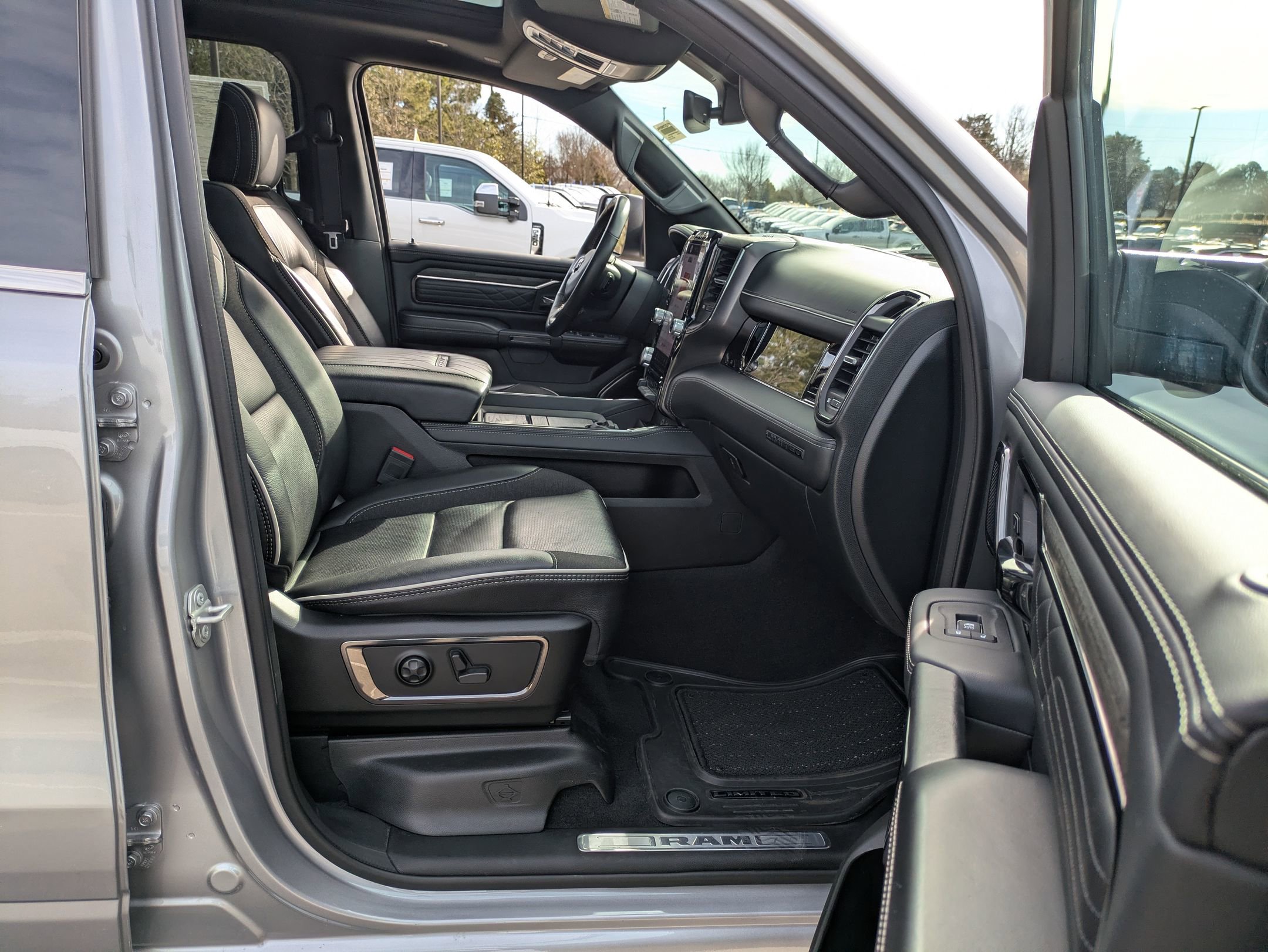 Used 2025 RAM 1500 Limited image 41