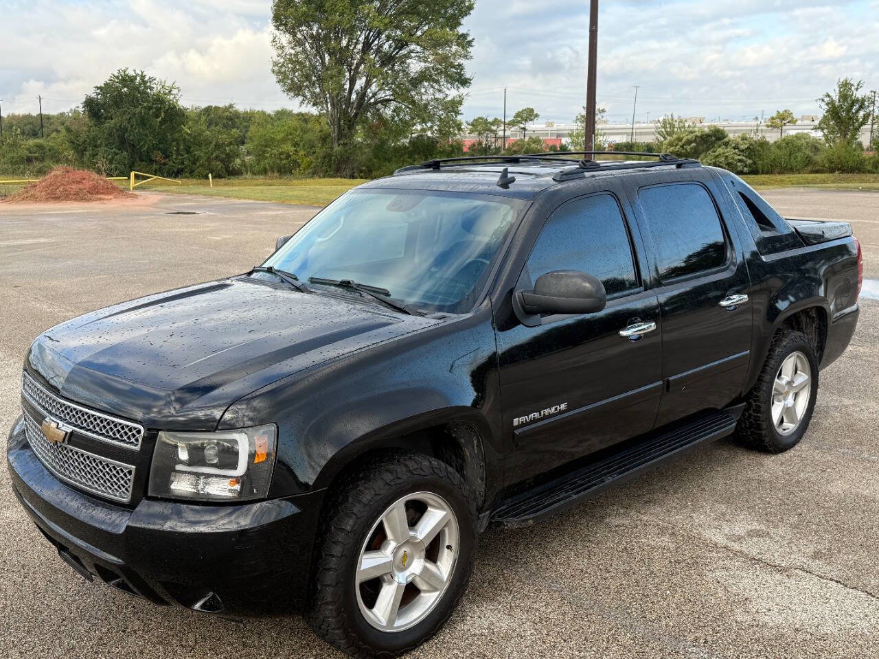 Used 2008 Chevrolet Avalanche LTZ w/ LTZ Preferred Equipment Group image 1