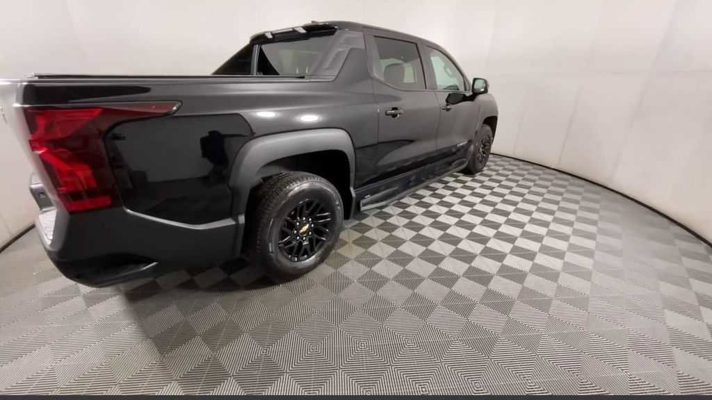 New 2024 Chevrolet Silverado EV W/T image 17