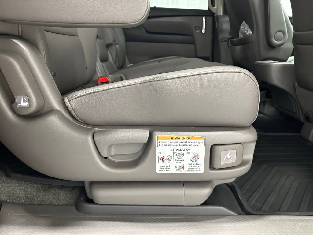 Used 2016 Honda Odyssey Touring Elite image 53