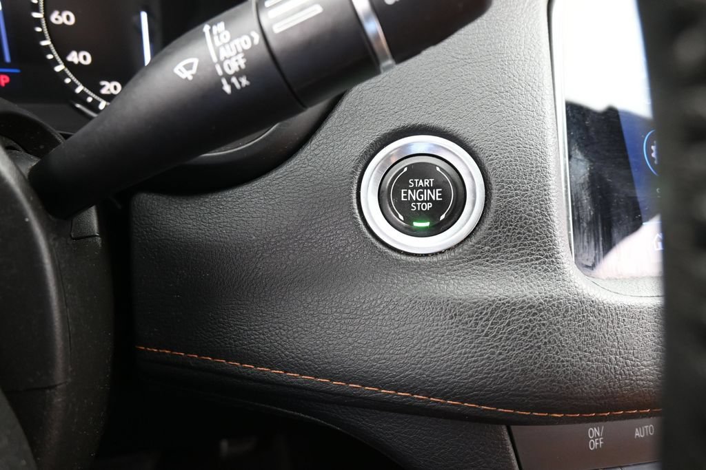 Used 2019 Cadillac XT4 Sport AWD/4WD image 41
