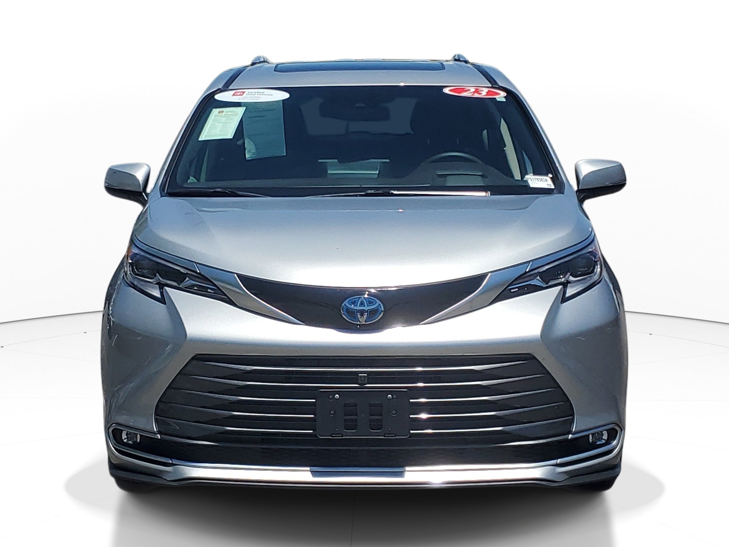 Certified 2023 Toyota Sienna Platinum FWD image 2