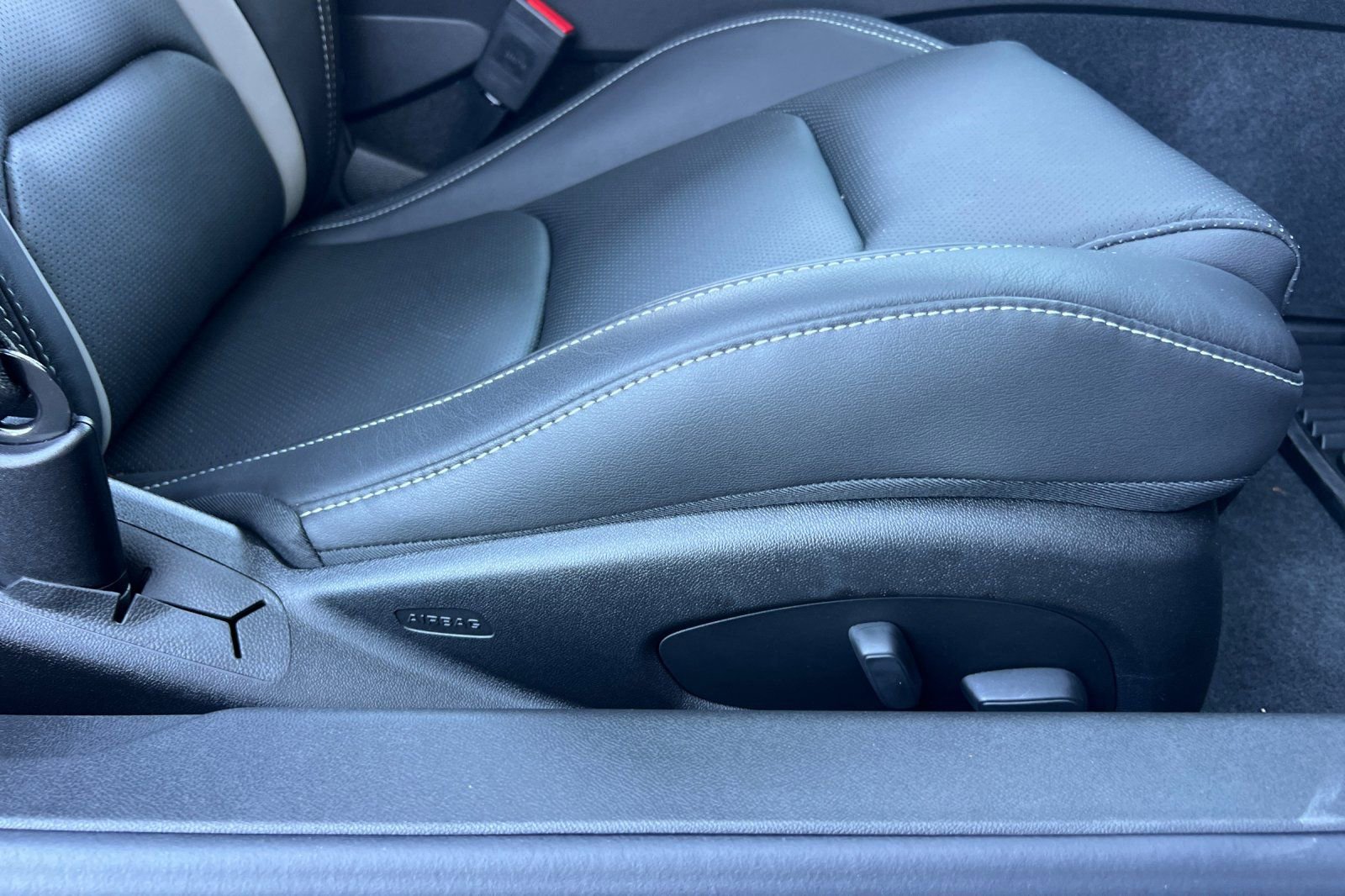 Used 2018 Chevrolet Camaro SS RWD image 23