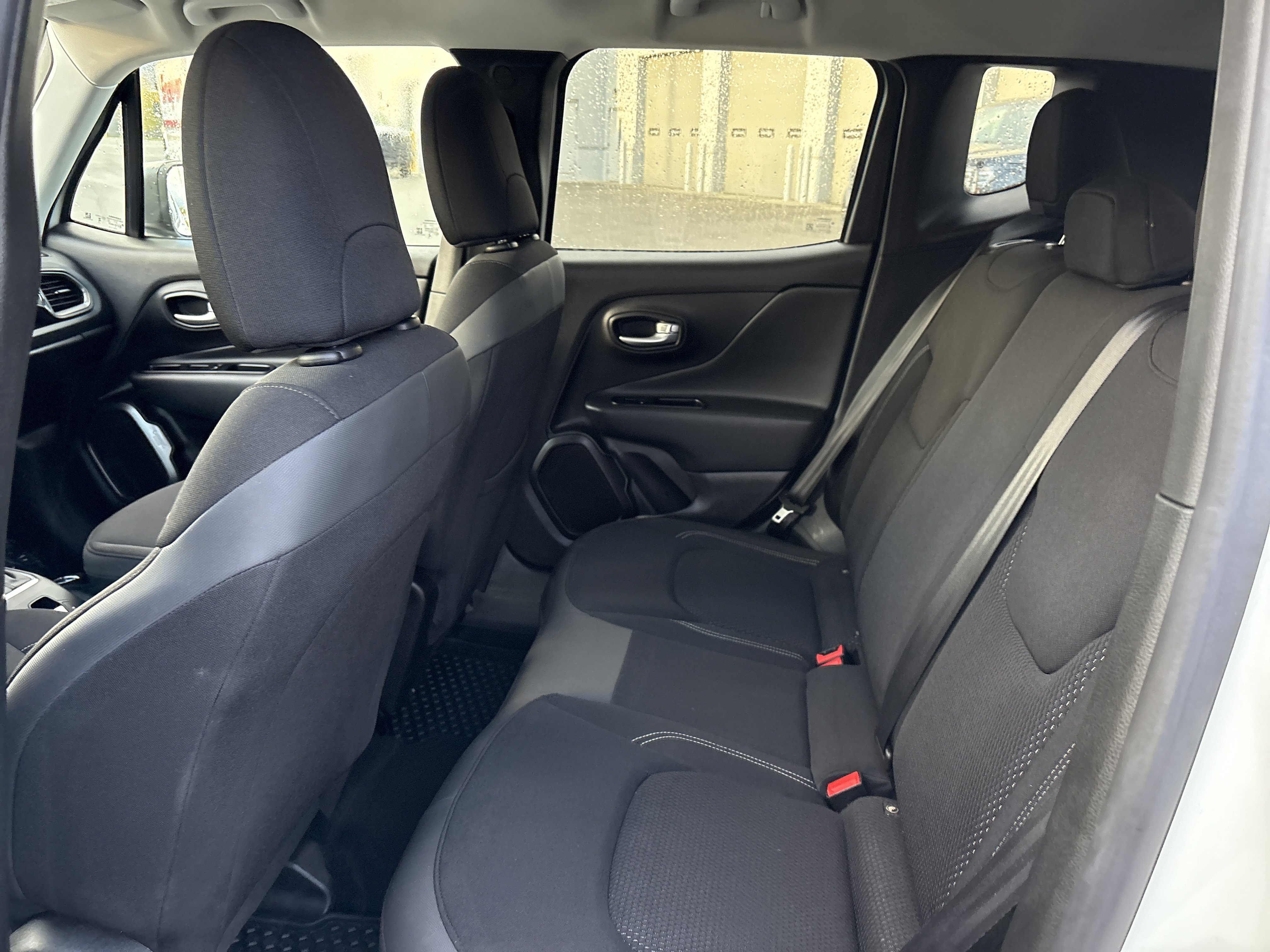 Certified 2023 Jeep Renegade Latitude w/ Premium Group image 32