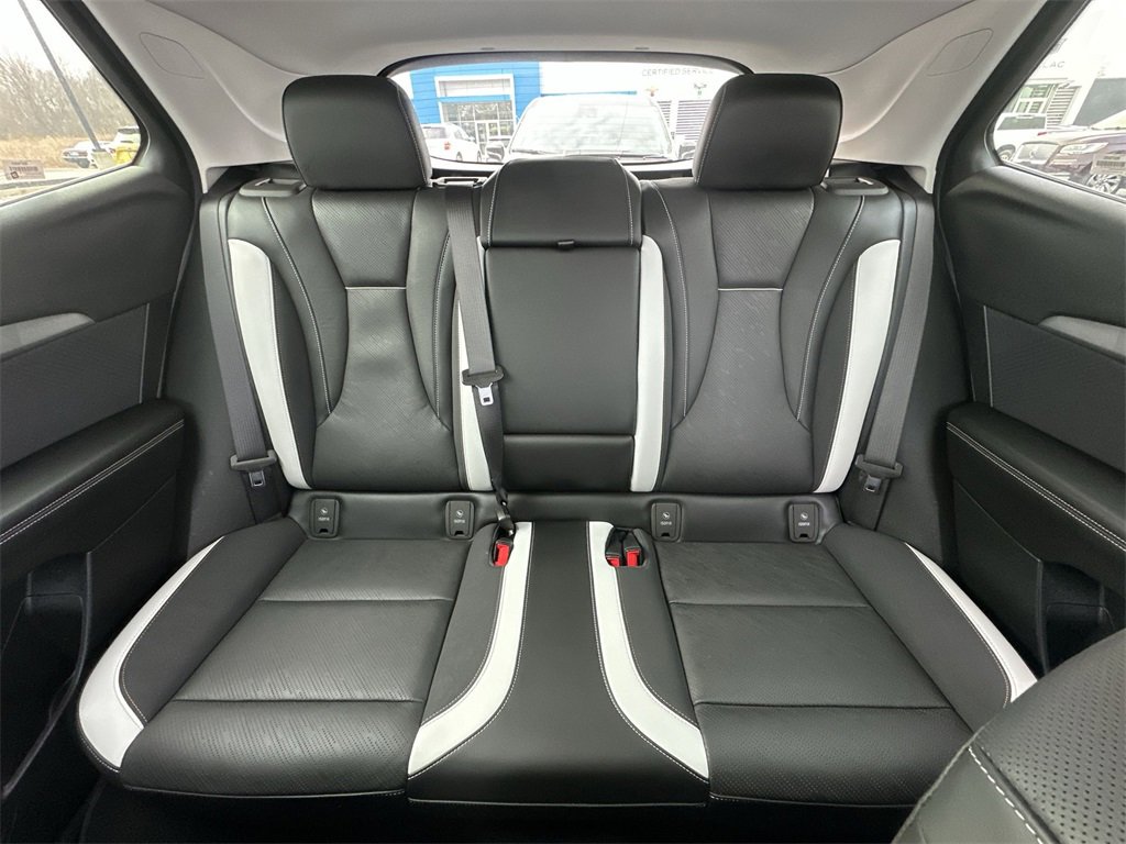 Used 2024 Buick Envision Sport Touring image 22