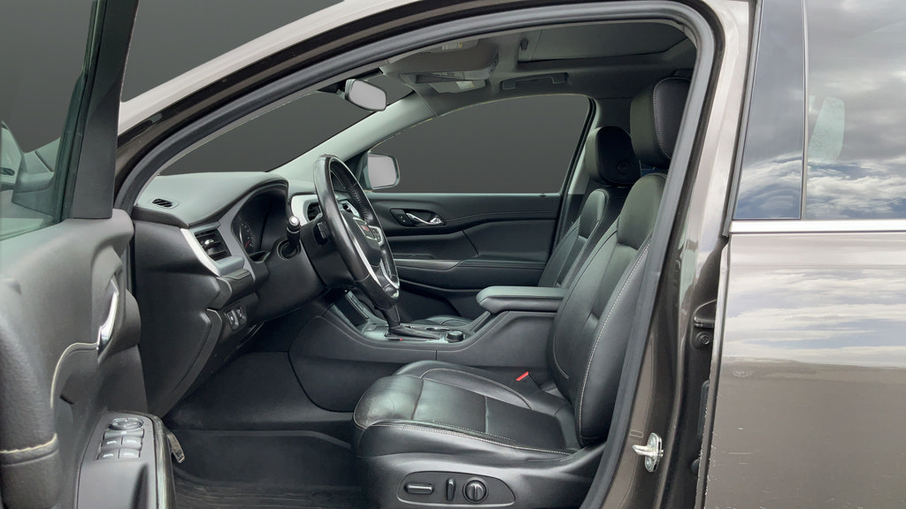 Used 2019 GMC Acadia SLT w/ LPO, Floor Liner Package AWD/4WD image 17