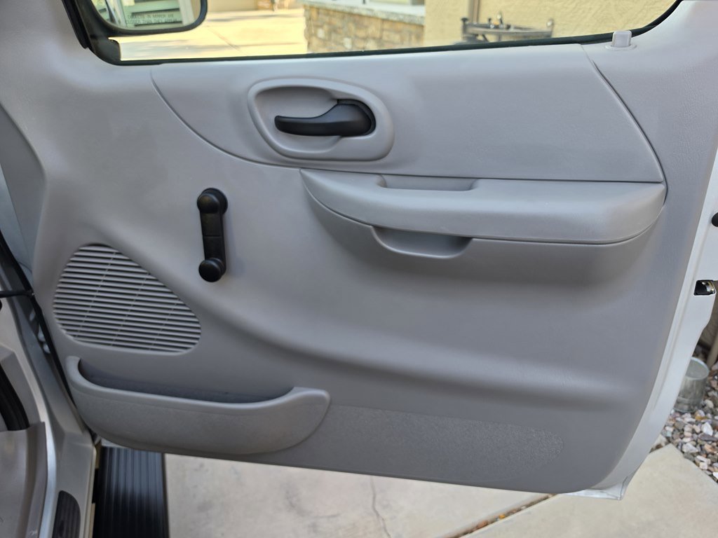 Used 2000 Ford F150 XL RWD image 29