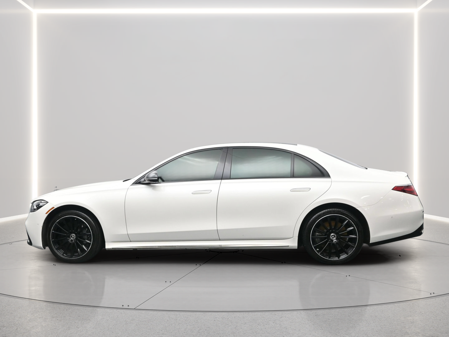 Used 2023 Mercedes-Benz S 500 4MATIC image 3