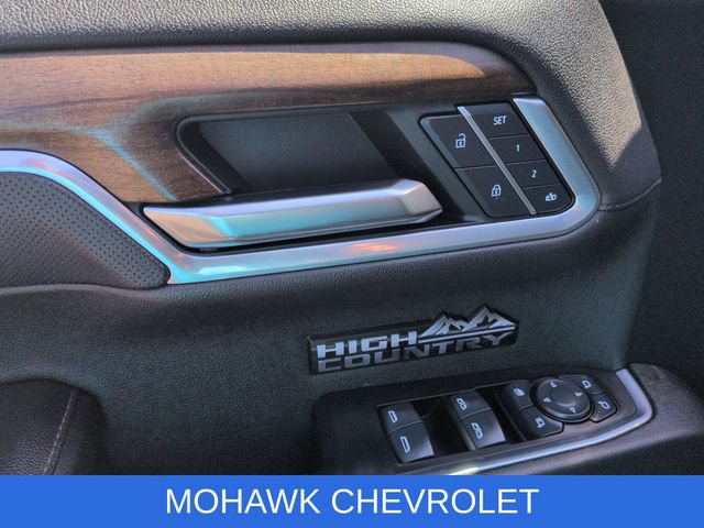Used 2025 Chevrolet Silverado 1500 High Country w/ High Country Premium Package AWD/4WD image 24