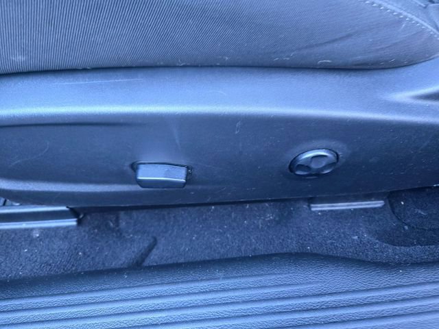 Used 2019 Dodge Challenger R/T w/ Driver Convenience Group RWD image 10