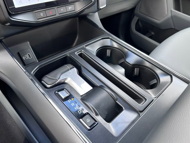 New 2025 Ford F150 Lightning Flash AWD/4WD image 32
