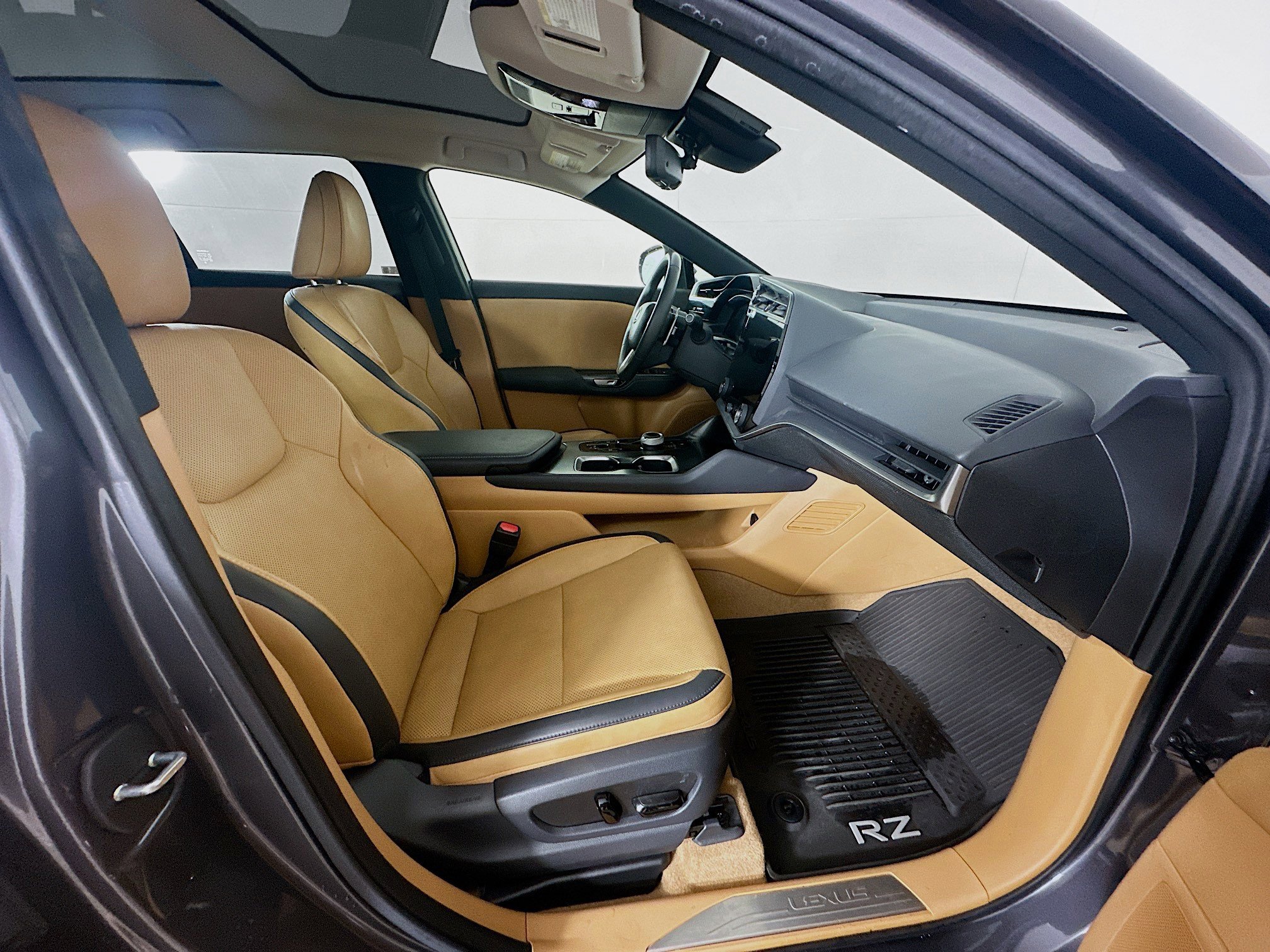 Used 2023 Lexus RZ 450e Premium w/ Technology Package image 32