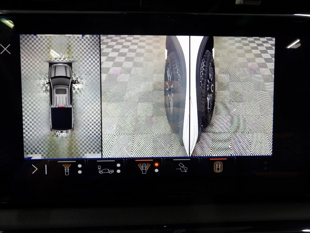 Used 2025 GMC Sierra 1500 AT4 w/ Technology Package image 18