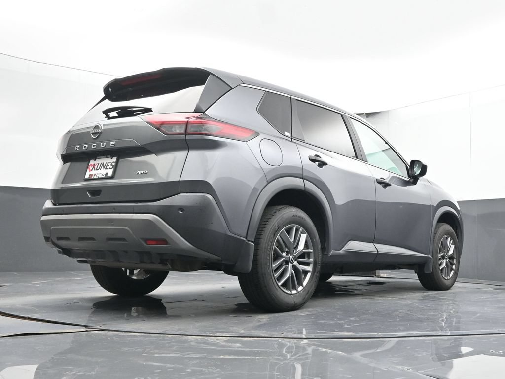 Used 2023 Nissan Rogue S AWD/4WD image 31