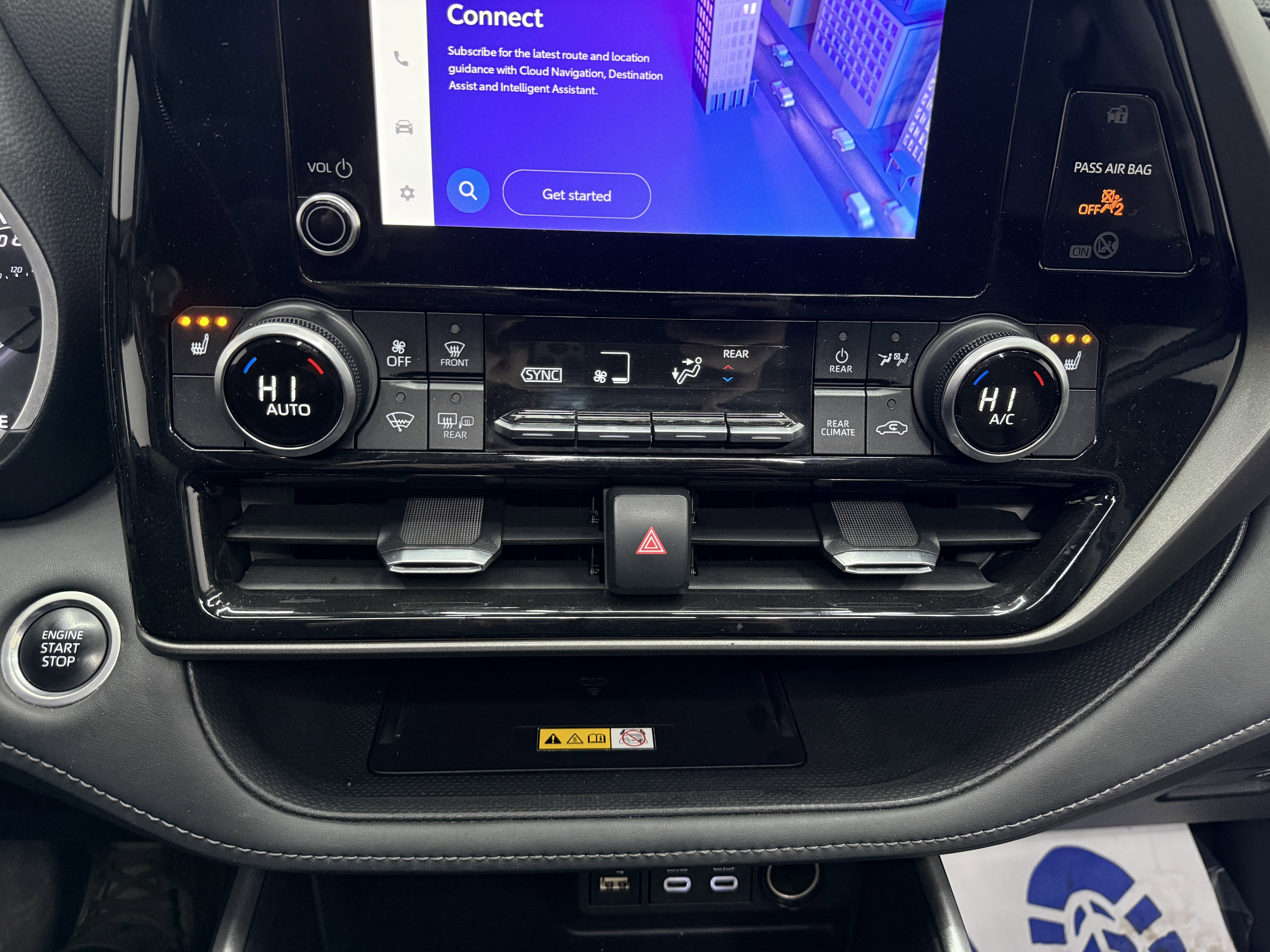 Used 2024 Toyota Highlander XLE image 18