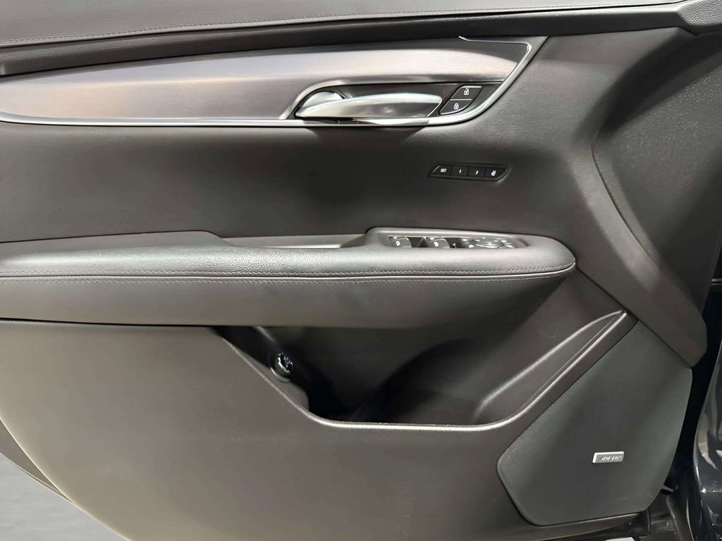 Used 2019 Cadillac XT5 Luxury w/ Trailering Package AWD/4WD image 18