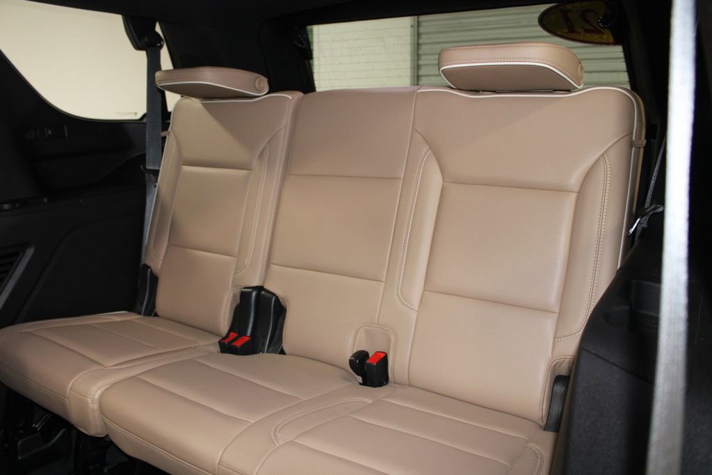 Used 2021 Chevrolet Tahoe Premier w/ Premium Package AWD/4WD image 25