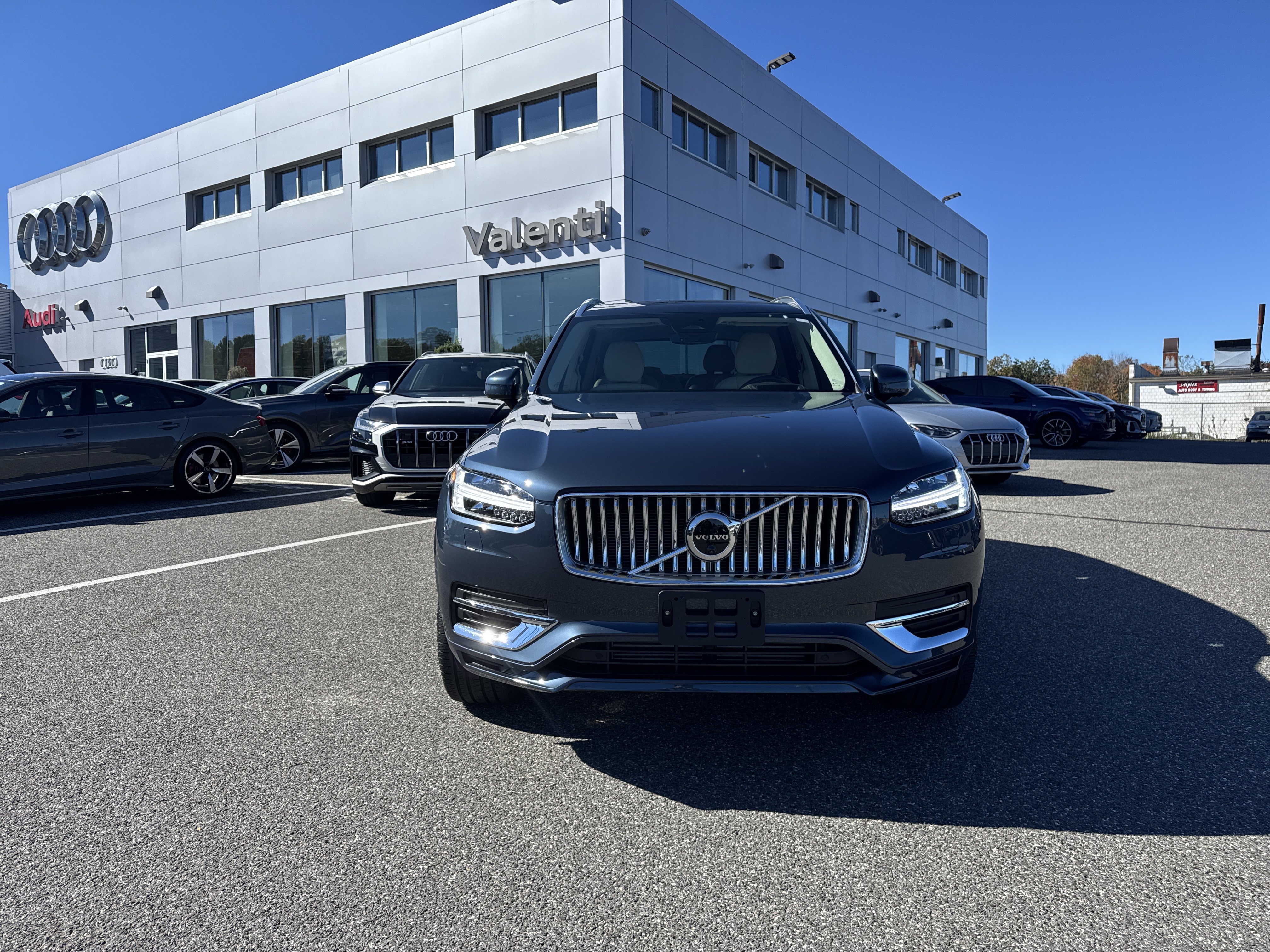 Certified 2024 Volvo XC90 T8 Ultimate w/ Lounge Package AWD/4WD image 1