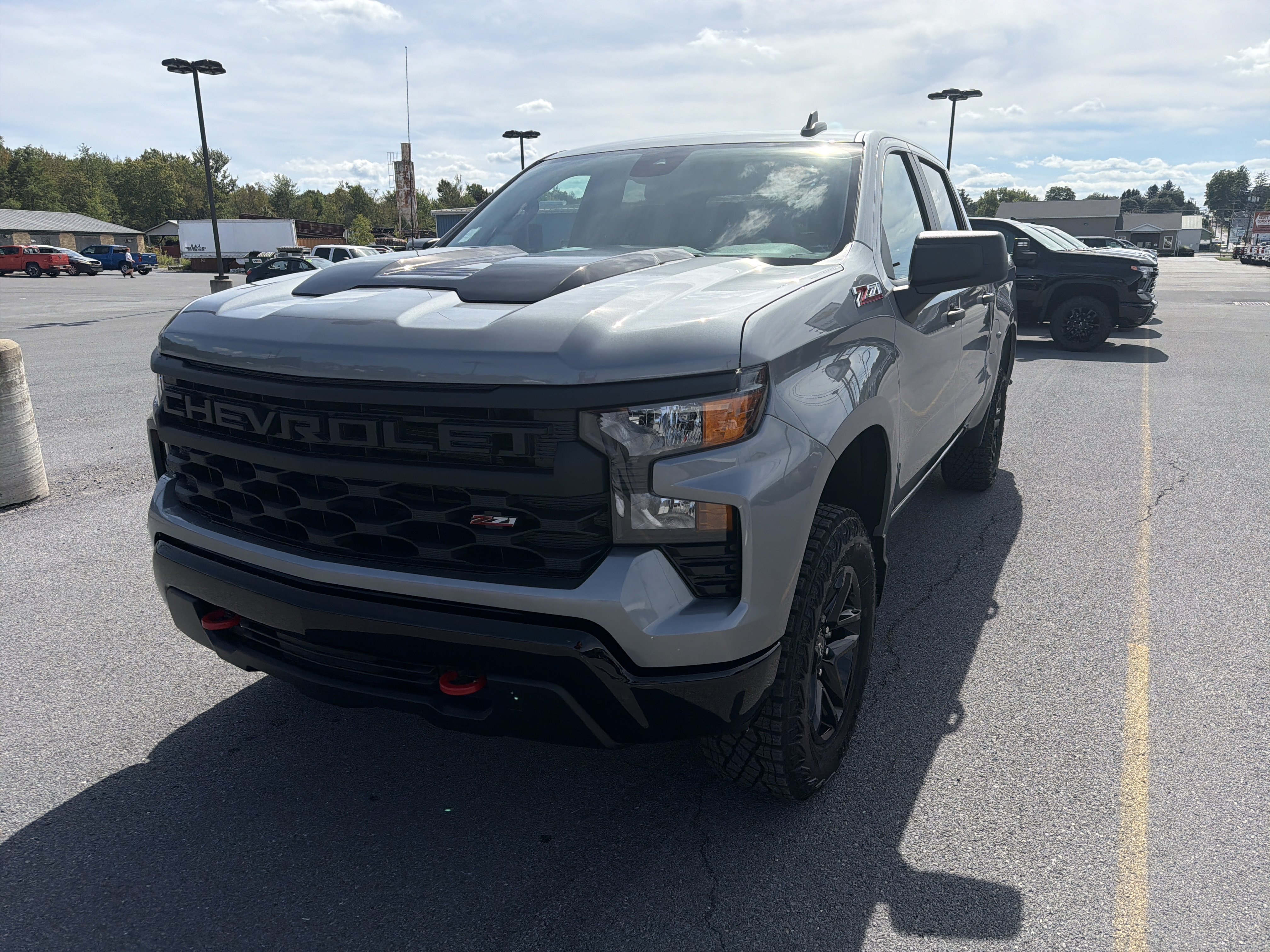 New 2026 Chevrolet Silverado 1500 Custom Trail Boss w/ LPO, Dark Essentials Package AWD/4WD image 2