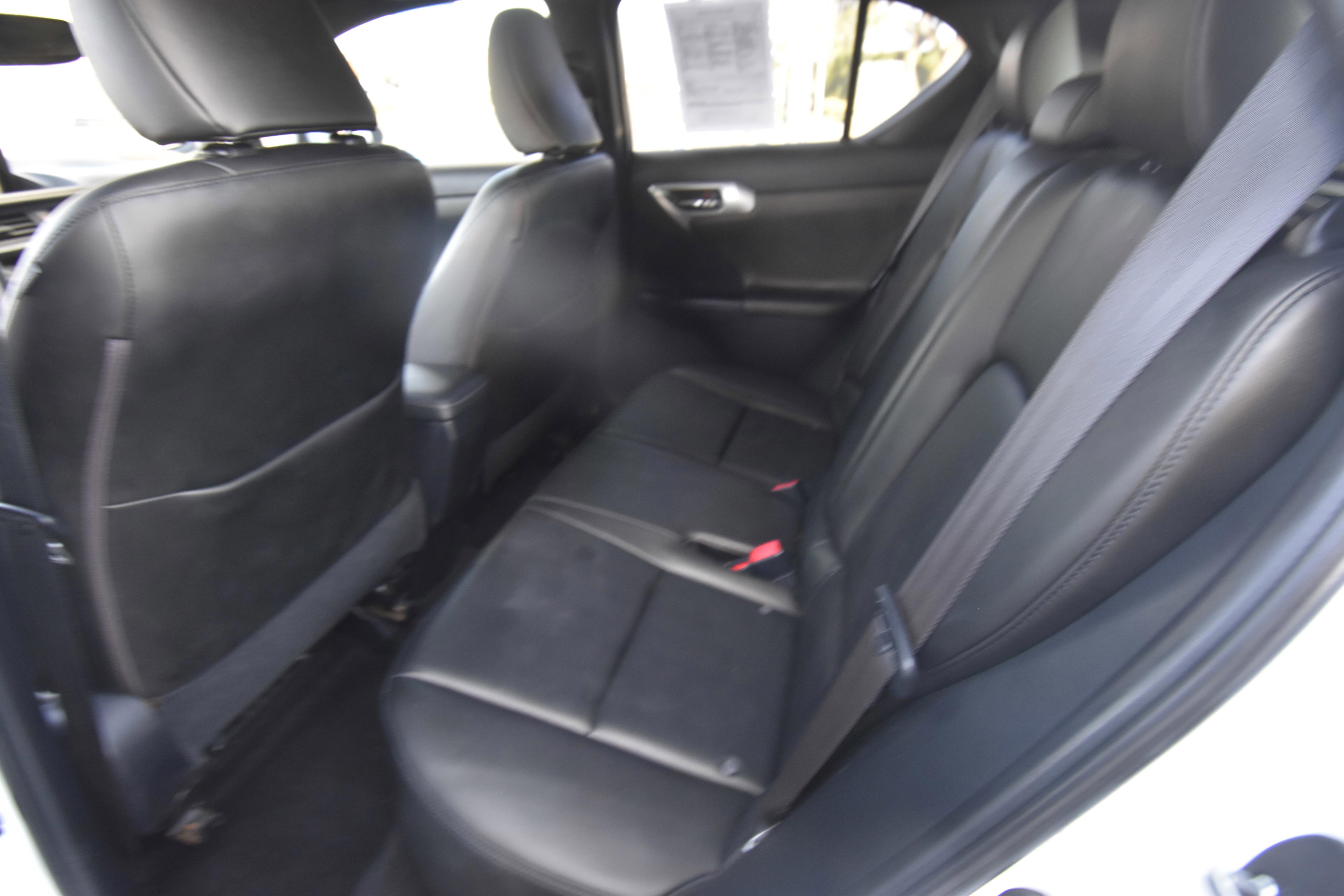 Used 2013 Lexus CT 200h w/ F Sport Pkg w/Nuluxe Trim FWD image 10