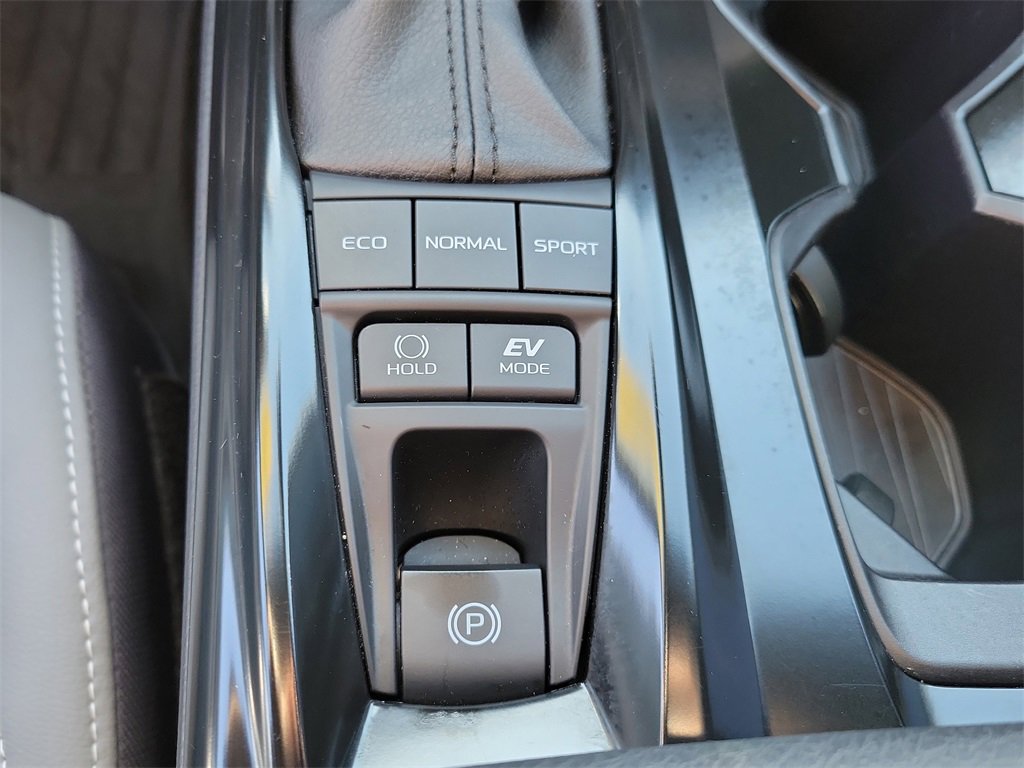 Used 2025 Toyota Camry SE image 37