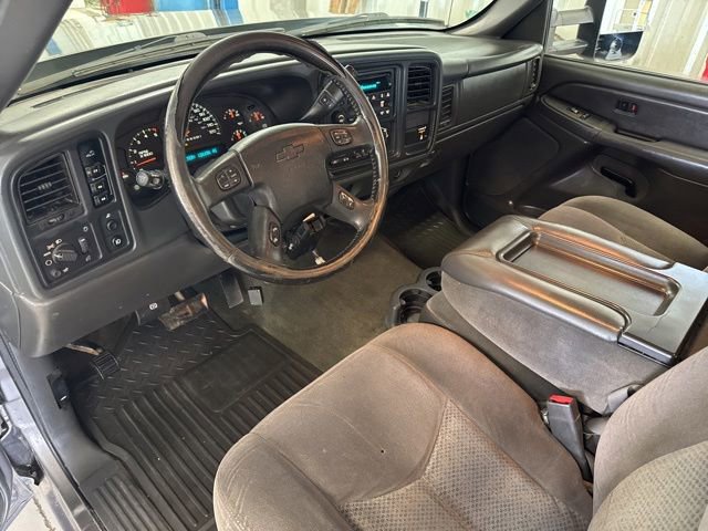 Used 2007 Chevrolet Silverado 2500 LT w/ Heavy-Duty Power Package AWD/4WD image 3
