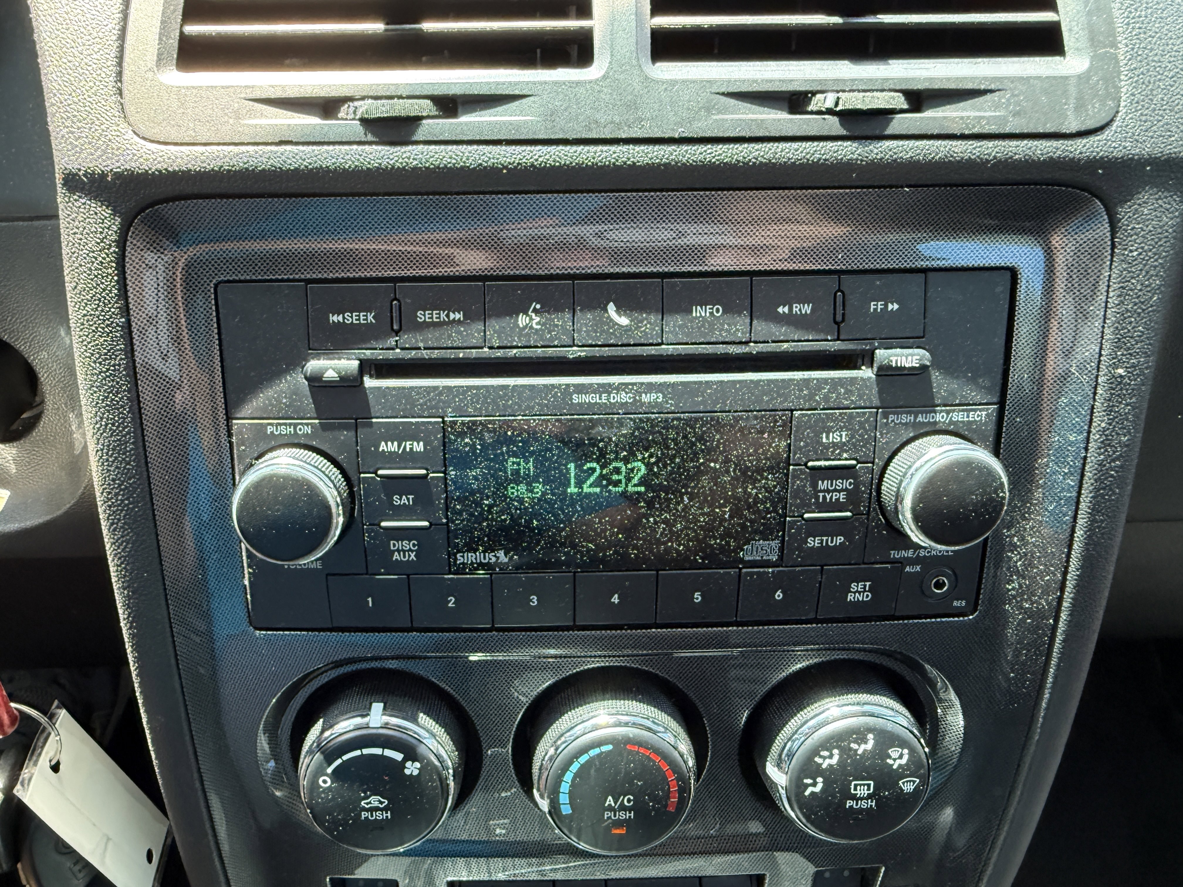 Used 2010 Dodge Challenger R/T RWD image 32