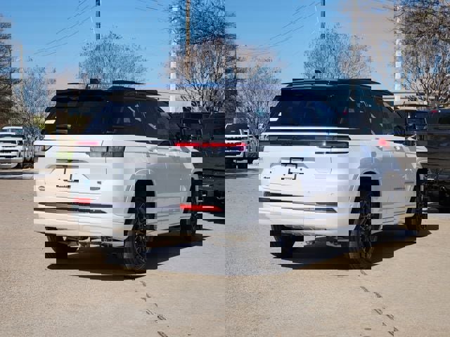 New 2026 Jeep Grand Cherokee Summit image 3