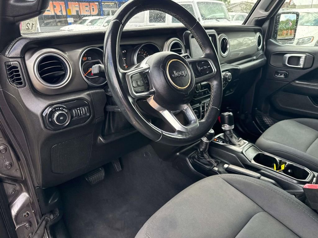 Used 2019 Jeep Wrangler Unlimited Sahara image 19