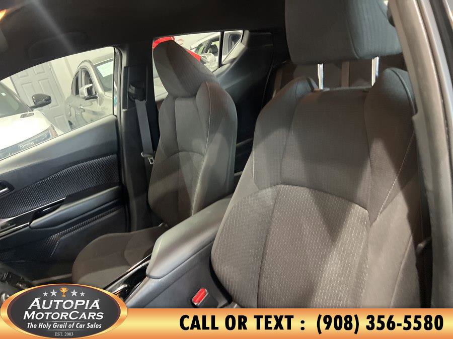 Used 2019 Toyota C-HR XLE FWD image 11
