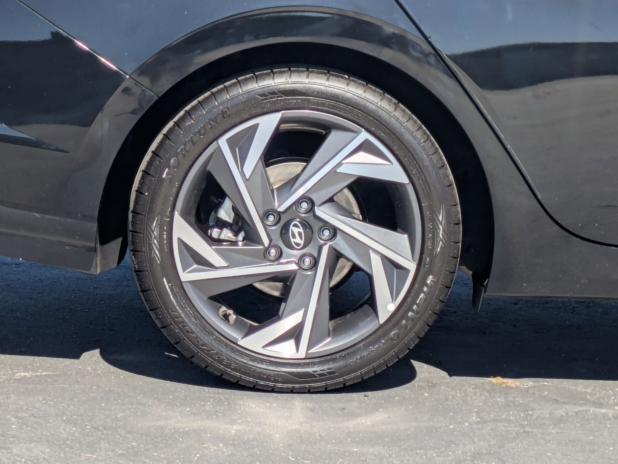 Certified 2024 Hyundai Elantra SEL w/ Convenience Package FWD image 9