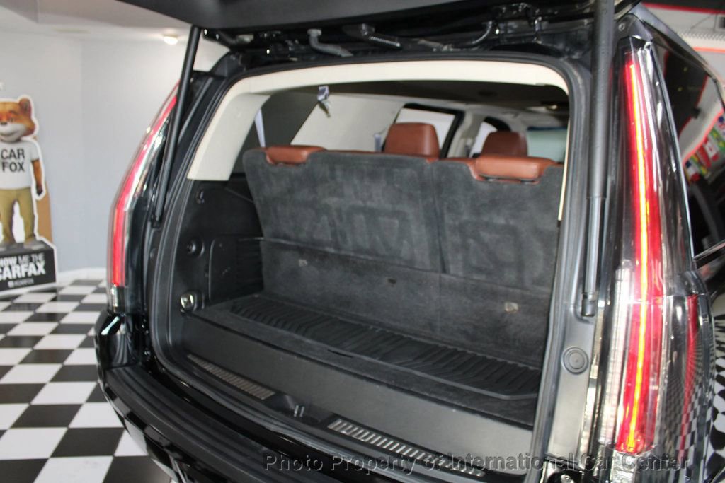 Used 2017 Cadillac Escalade Premium Luxury image 34