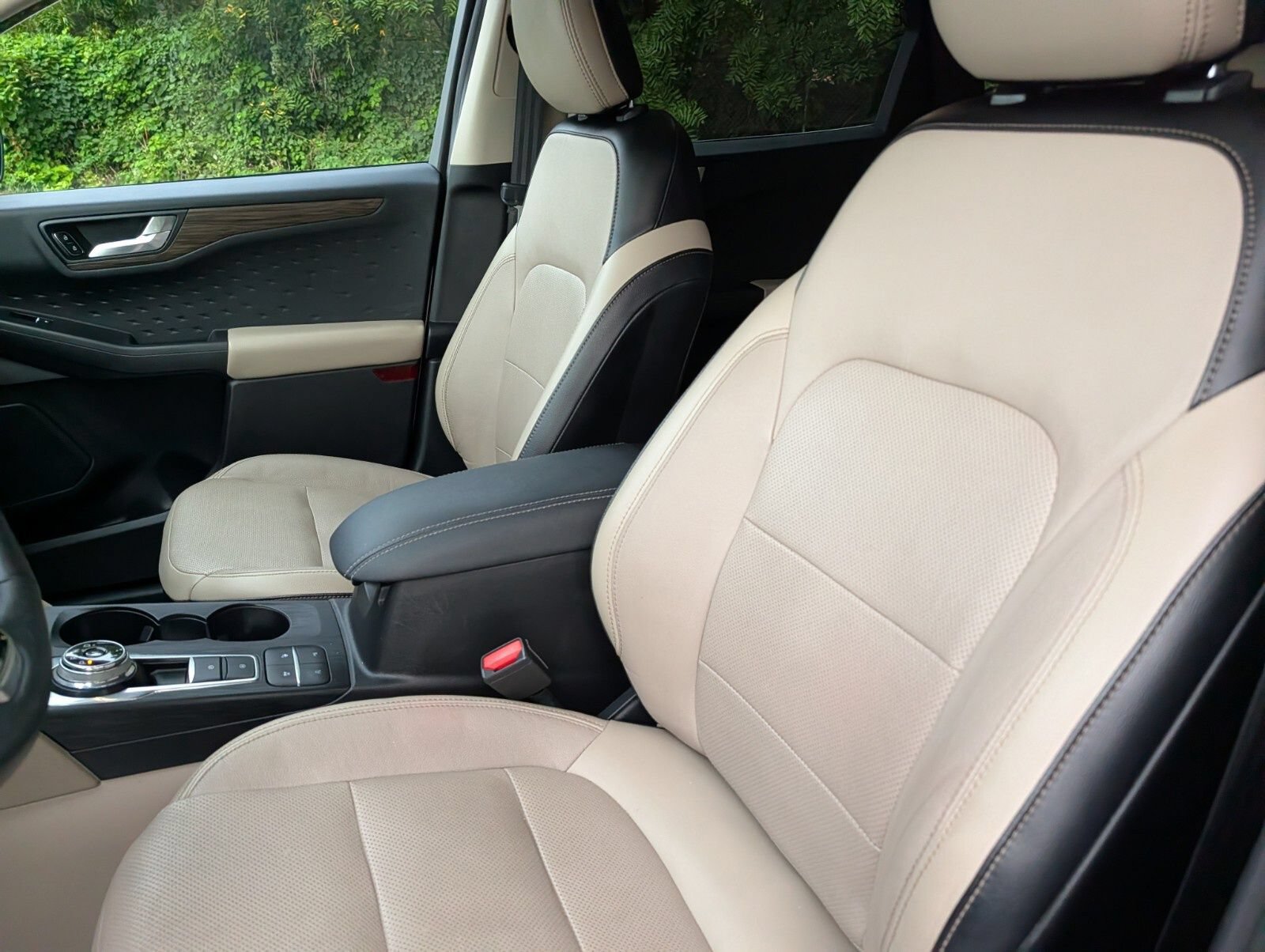 Used 2020 Ford Escape Titanium AWD/4WD image 20